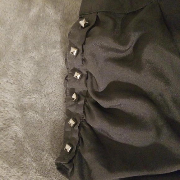 Women's size small. Metallic gray 100%polyester shirt sleeve lightweight blouse - Picture 3 of 4